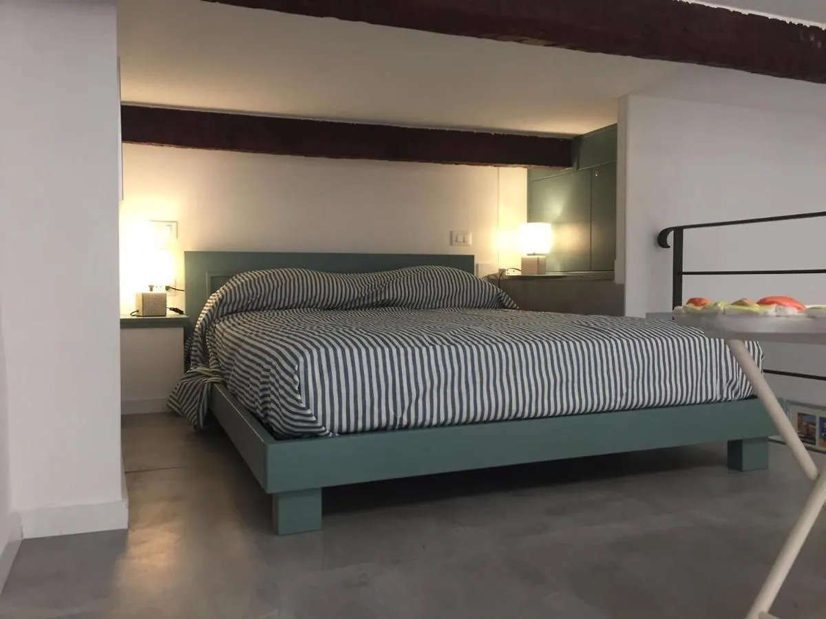 Charmant Studio Avec Mezzanine, Climatise, Au Coeur De Menton, Proche Plages Et Commerces - Fr-1-196-300 0*, Menton Fransa