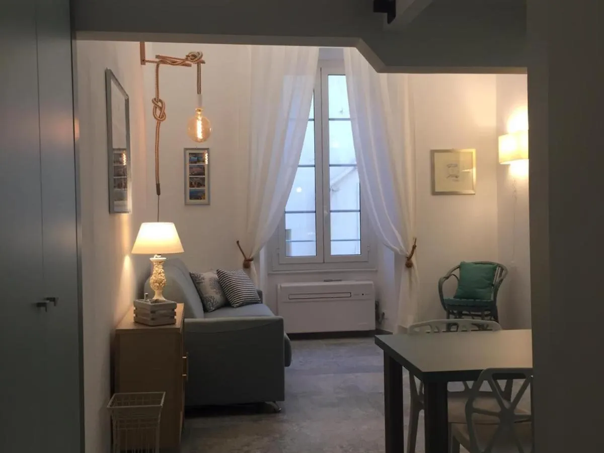 Charmant Studio Avec Mezzanine, Climatise, Au Coeur De Menton, Proche Plages Et Commerces - Fr-1-196-300 Menton