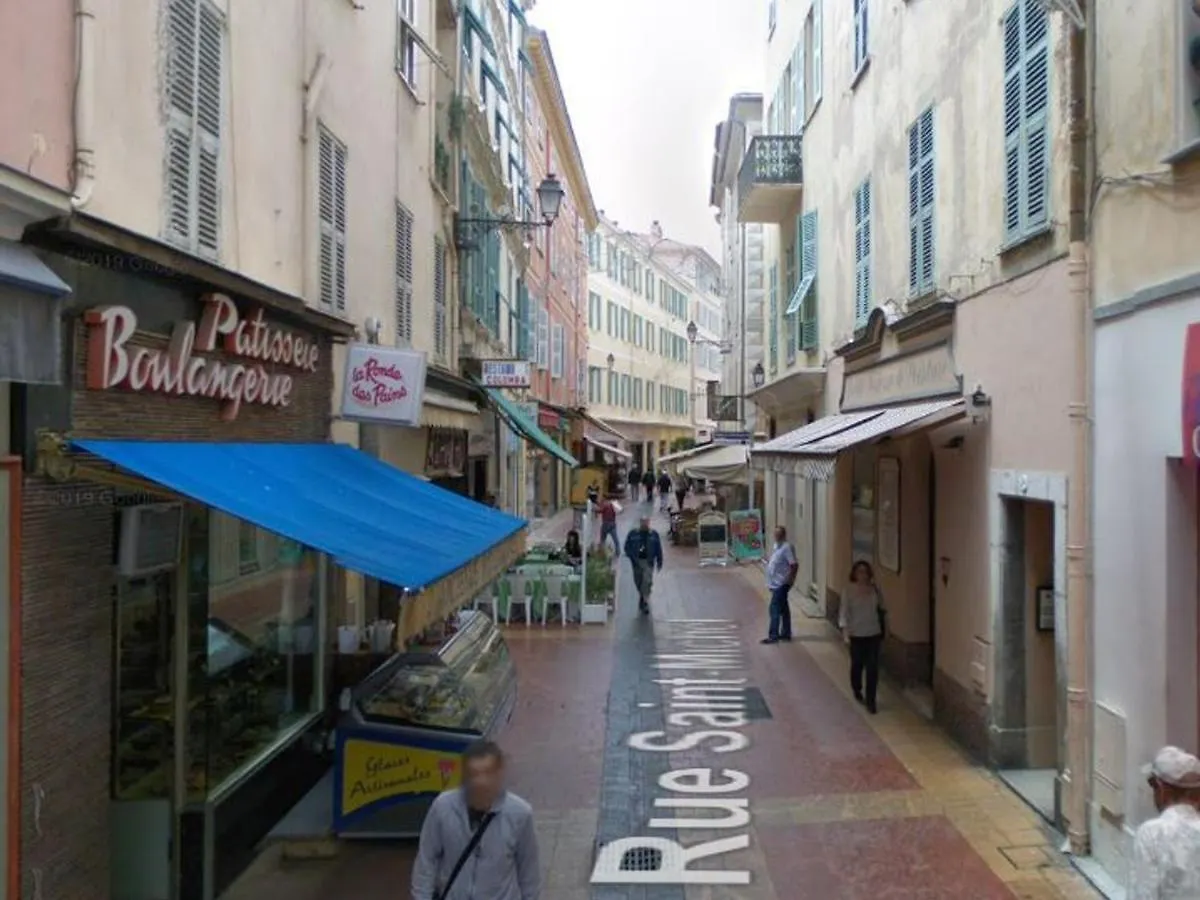 Daire Charmant Studio Avec Mezzanine, Climatise, Au Coeur De Menton, Proche Plages Et Commerces - Fr-1-196-300