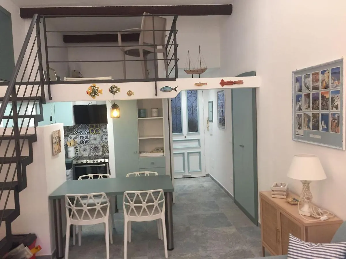Charmant Studio Avec Mezzanine, Climatise, Au Coeur De Menton, Proche Plages Et Commerces - Fr-1-196-300